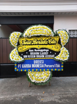 Papan Bunga Duka di Padang Timur